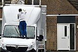 03-01-2021  Breda - Chauffeurs hebben het rond de feestdagen enorm druk gehad. Op zn vrij dag is het dan eindelijk tijd om de vrachtwagen eens te wassen. - Fotokrant